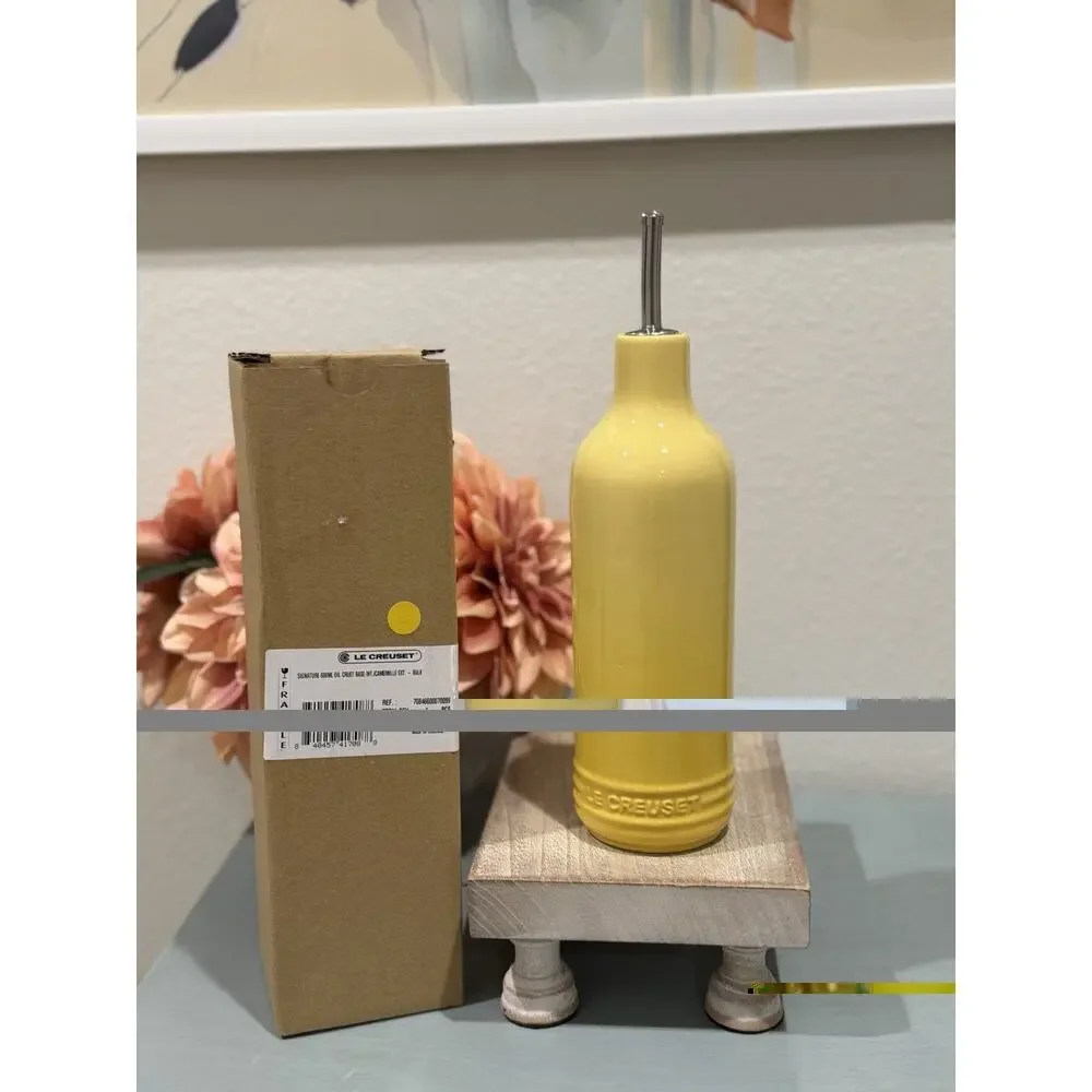 Le Creuset Signature Oil Cruet 600ml / 20oz ~ Camomille & 2 Soleil Pinch Bowls